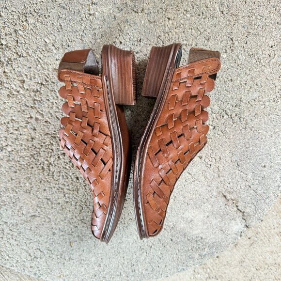 RIEKER WOMEN'S BROWN TAN ANTI-STRESS WOVEN LEATHER SLINGBACK SANDALS - Picture 9 of 10